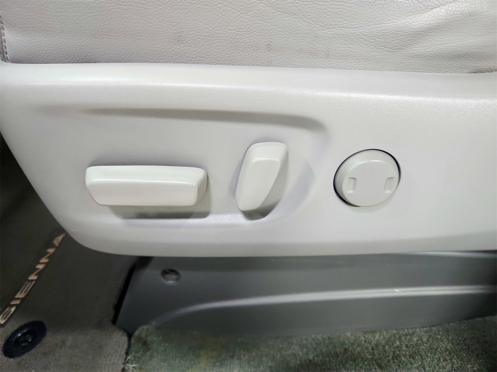 Used 2015 Toyota Sienna XLE Premium image 20