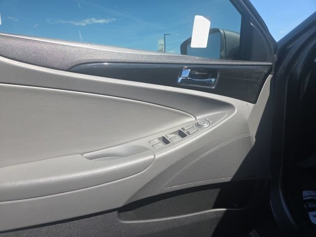 Used 2011 Hyundai Sonata Limited FWD image 11