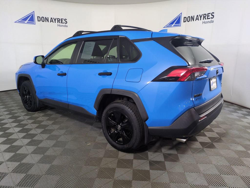 Used 2019 Toyota RAV4 XLE AWD/4WD image 3