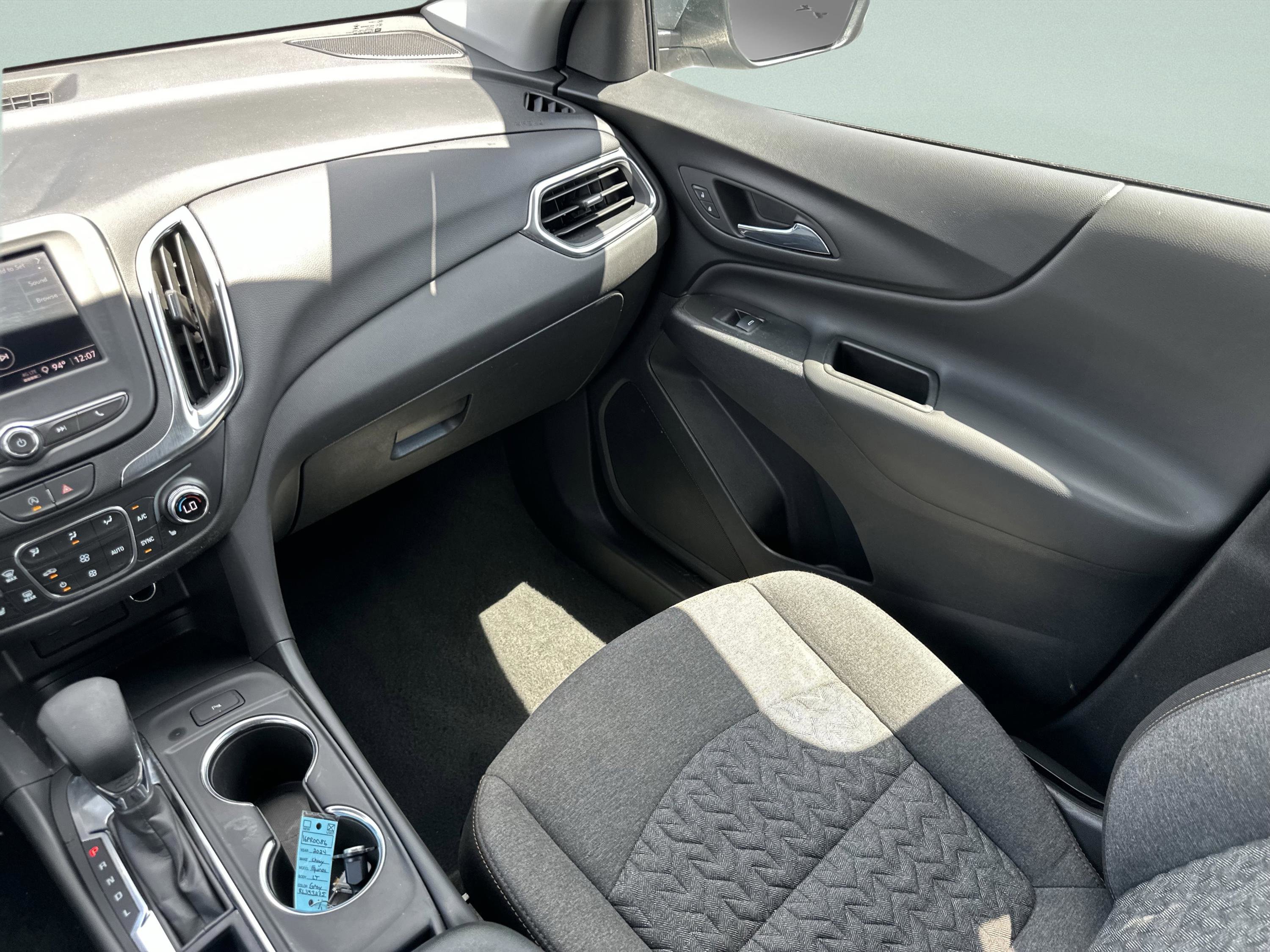 Used 2024 Chevrolet Equinox LT FWD image 14