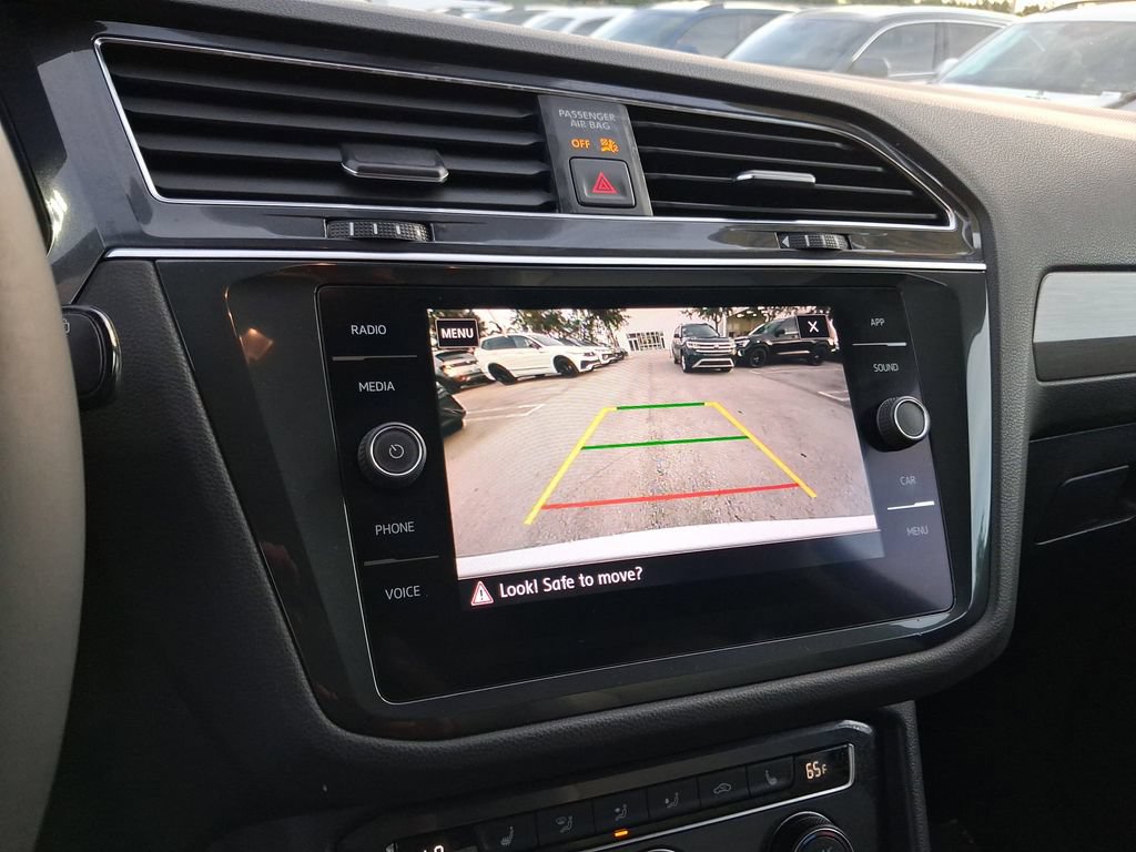 Used 2020 Volkswagen Tiguan SE FWD image 23
