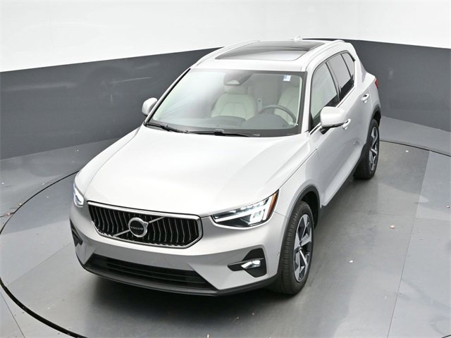 Used 2024 Volvo XC40 B5 Plus w/ Protection Package Premier image 45