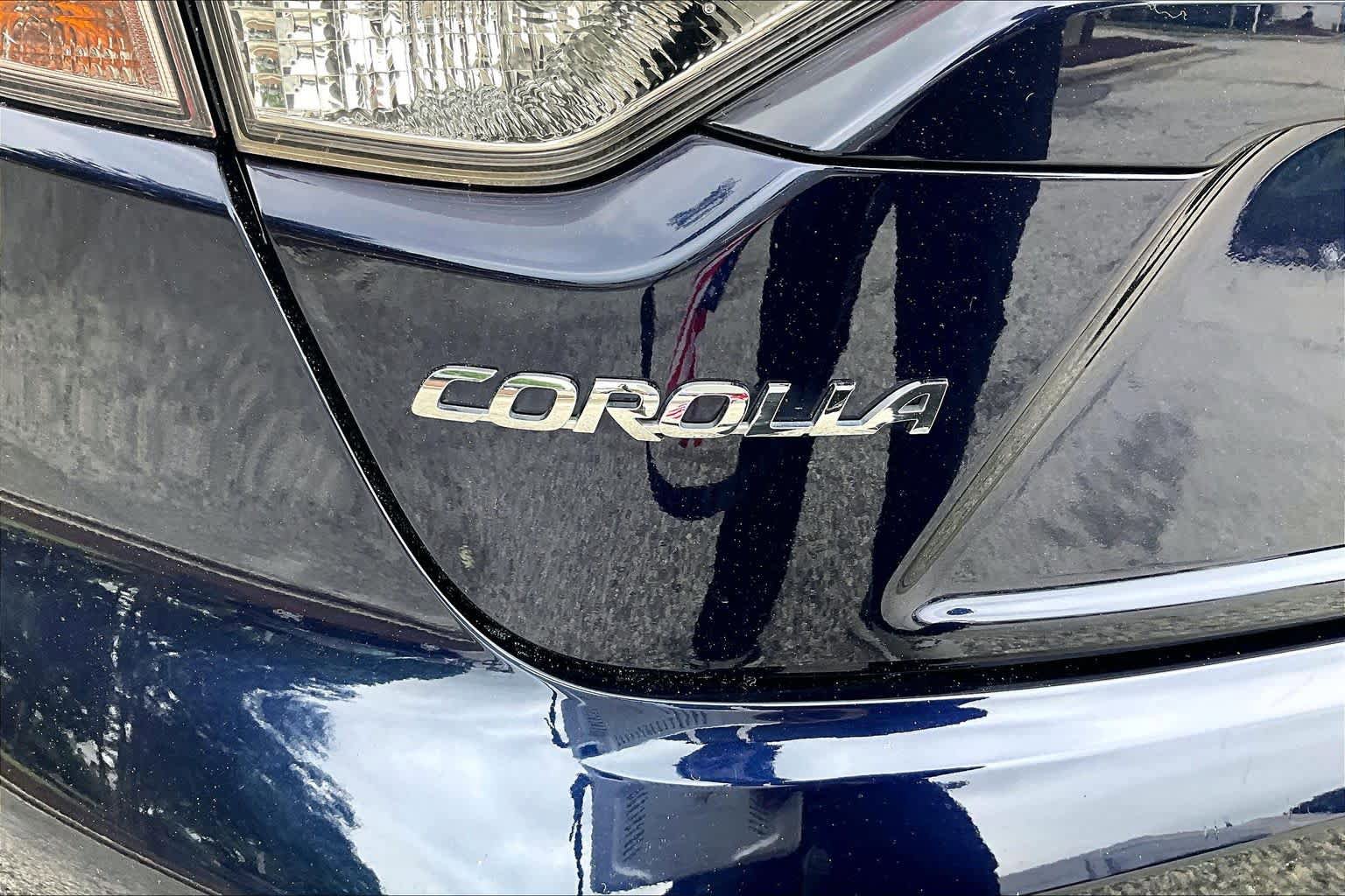 Used 2021 Toyota Corolla SE w/ SE Premium Package FWD image 31