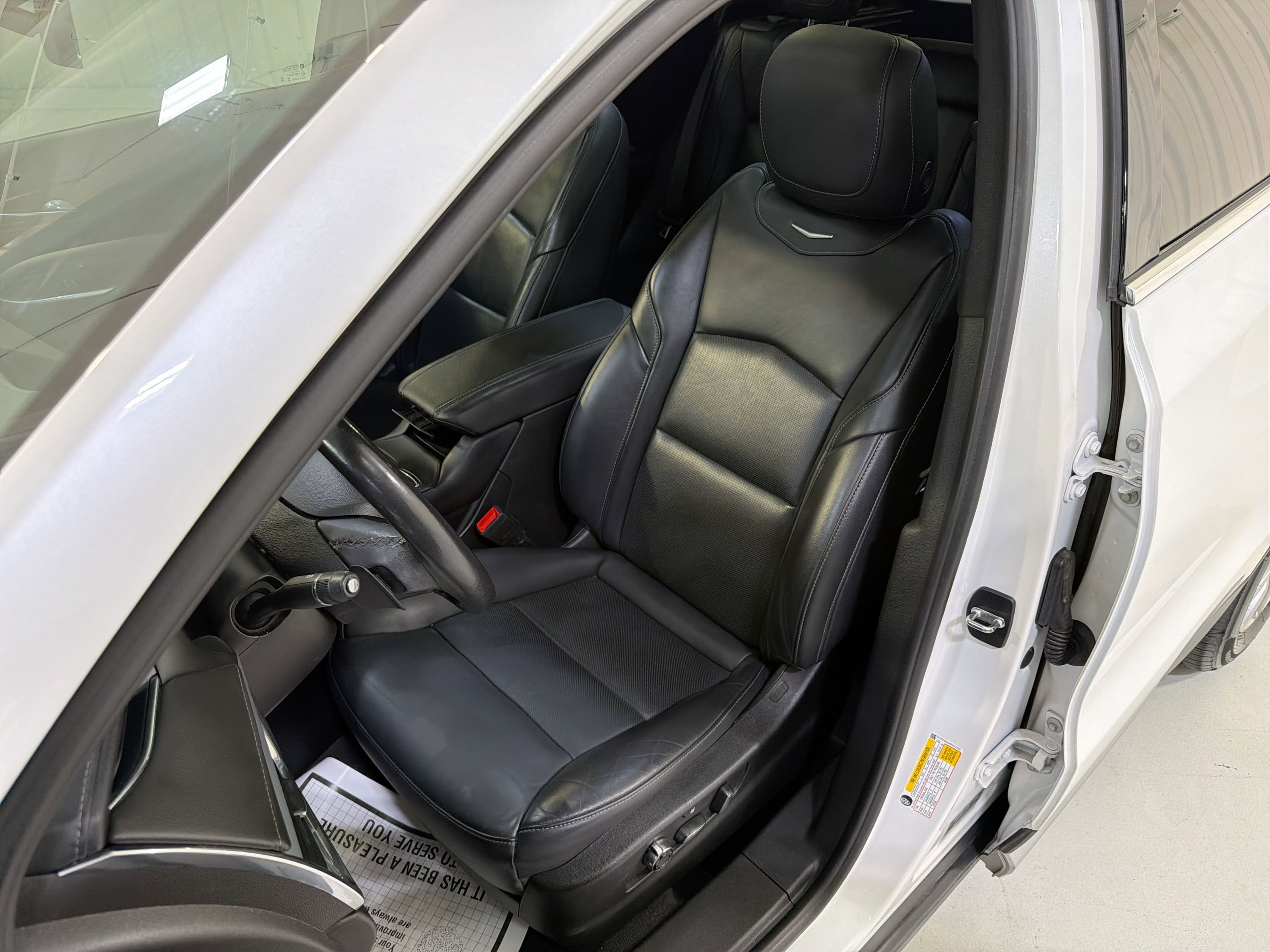 Used 2023 Cadillac XT4 Premium Luxury FWD image 10