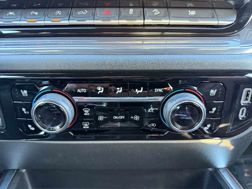 Used 2023 Chevrolet Silverado 1500 High Country w/ Z71 Off-Road Package image 16