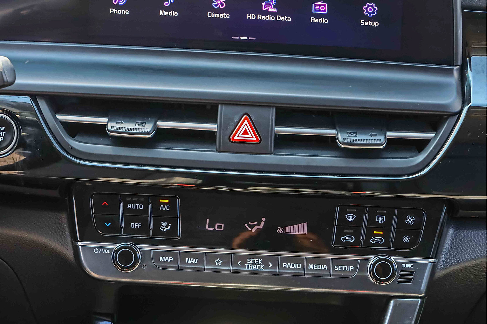 Certified 2024 Kia Seltos X-Line AWD/4WD image 13