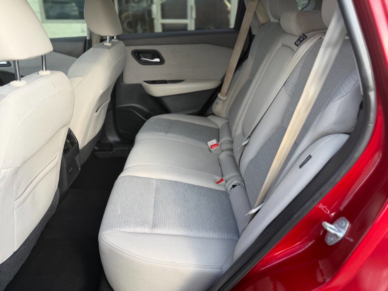 Used 2022 Nissan Rogue SV FWD image 11