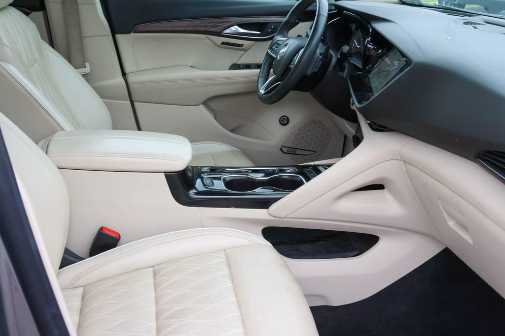 Used 2022 Buick Envision Avenir w/ Technology Package II image 17