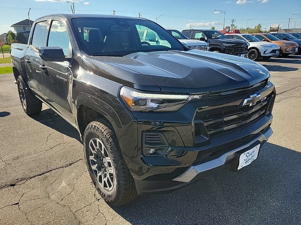 New 2026 Chevrolet Colorado Z71 w/ Technology Package AWD/4WD image 3