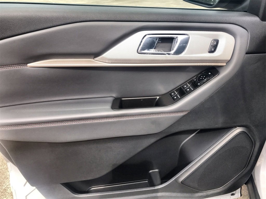 New 2025 Ford Explorer Active image 13