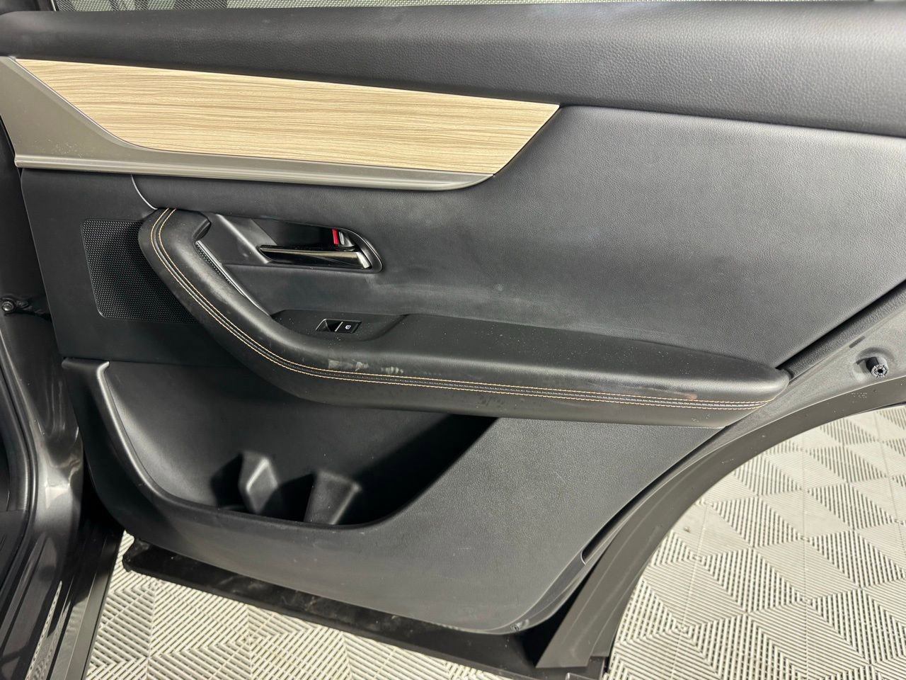 Used 2024 MAZDA CX-90 Plug-In Hybrid w/ Preferred image 25