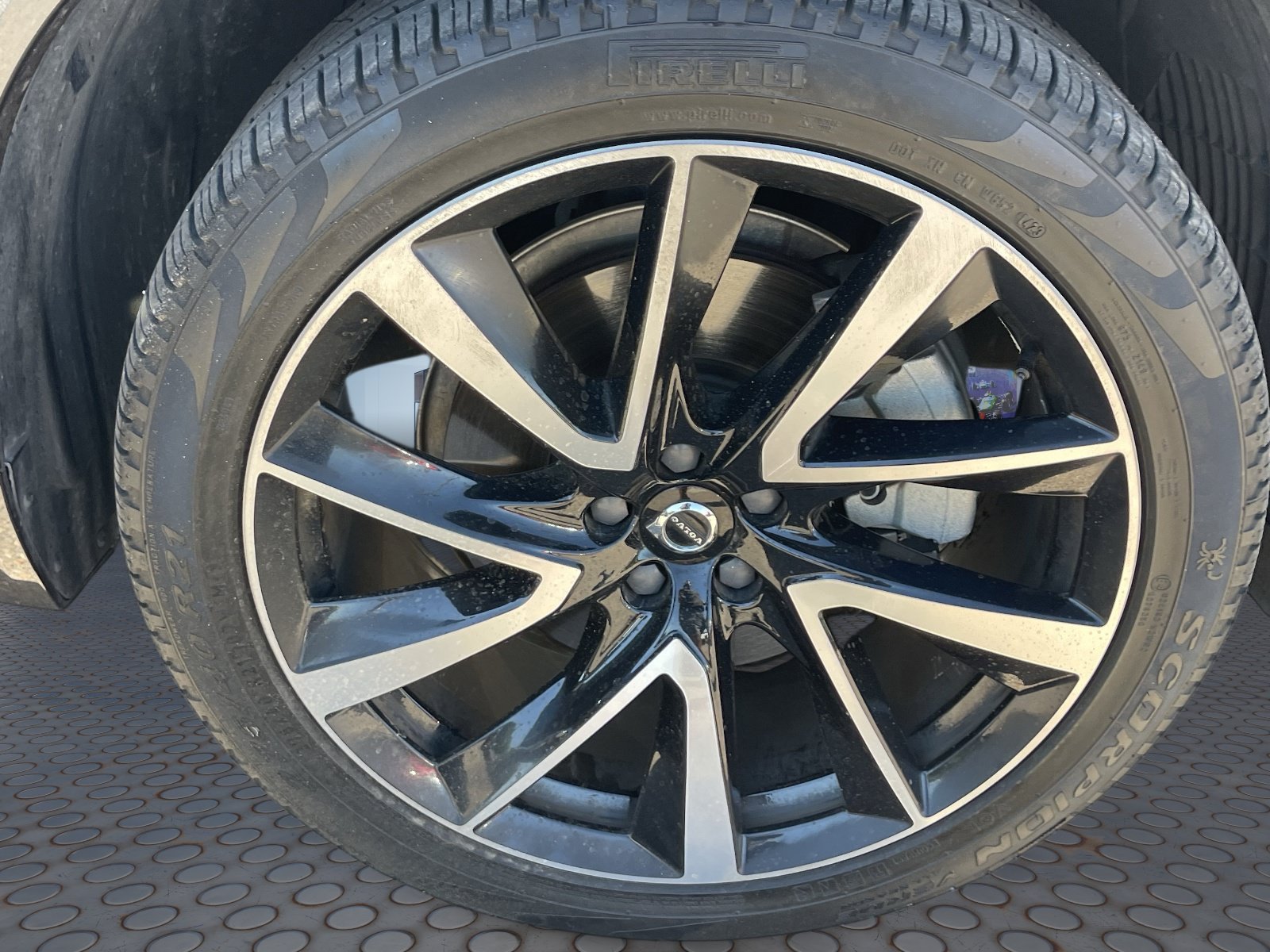 Used 2024 Volvo XC90 B6 Plus AWD/4WD image 11