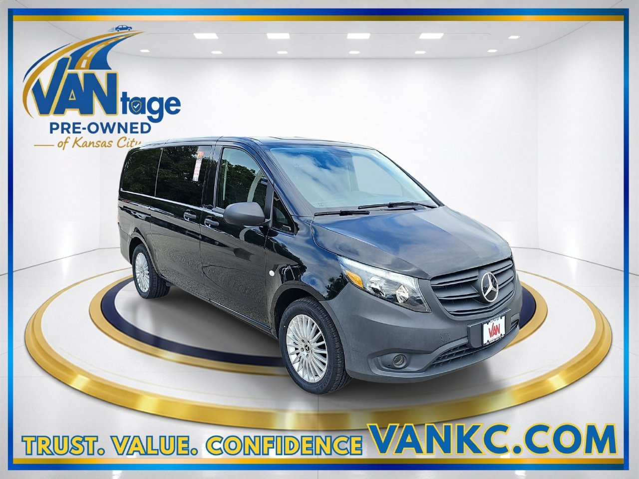 Used 2023 Mercedes-Benz Metris Passenger image 3
