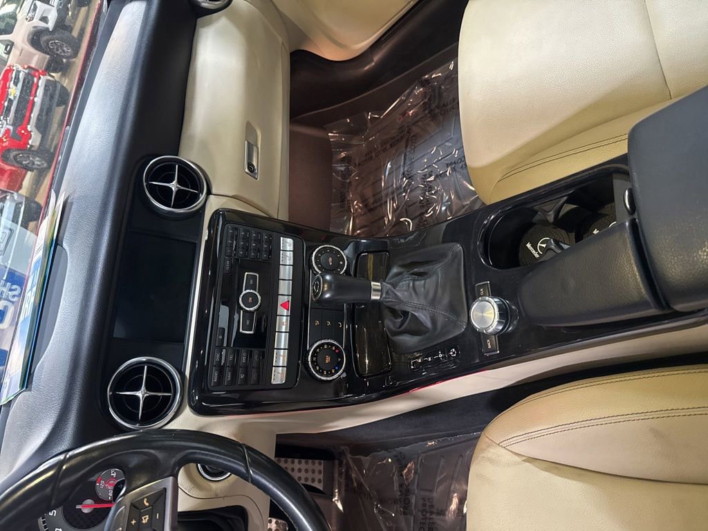 Used 2015 Mercedes-Benz SLK 250 image 8
