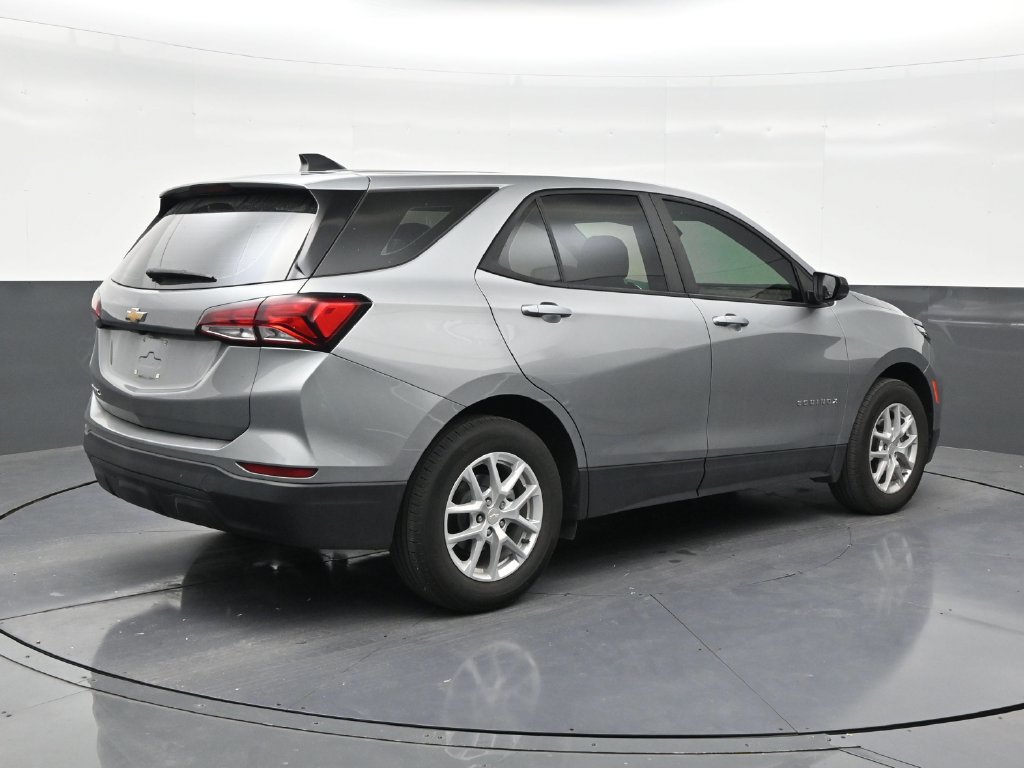 Used 2024 Chevrolet Equinox LS w/ Driver Confidence II Package FWD image 5