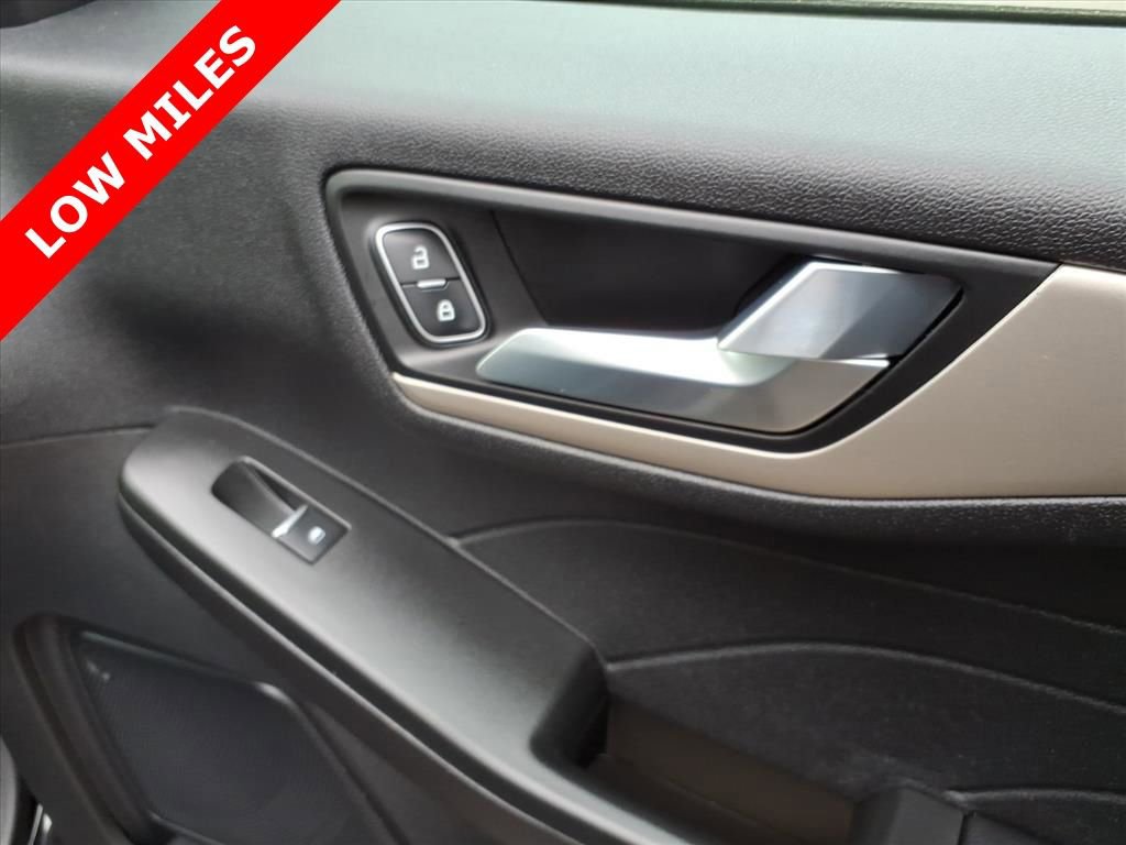 Certified 2022 Ford Escape SEL AWD/4WD image 10