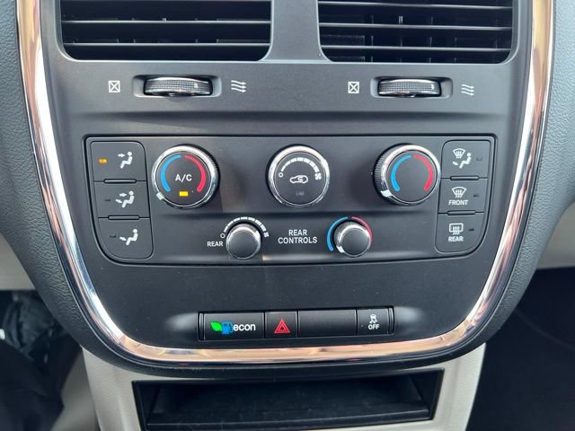 Certified 2018 Dodge Grand Caravan SE FWD image 24