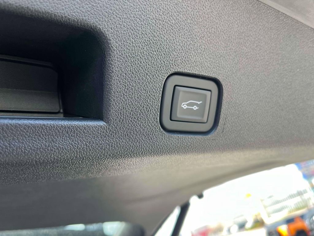 New 2026 GMC Acadia Elevation w/ Elevation Premium Package FWD image 19