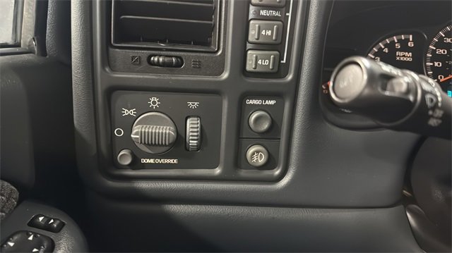 Used 2002 Chevrolet Avalanche 2500 image 20