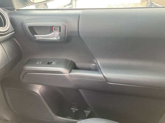 Used 2021 Toyota Tacoma TRD Sport w/ Technology Package image 20