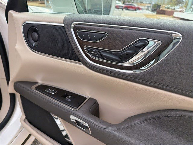 Used 2019 Lincoln Continental Reserve image 30