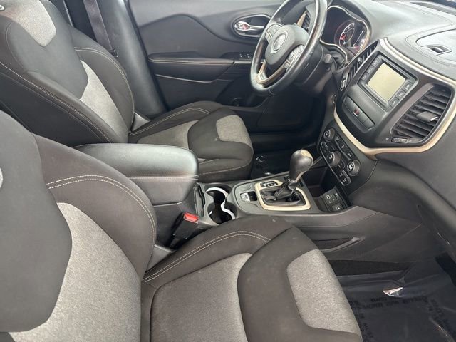 Used 2014 Jeep Cherokee Sport w/ Cold Weather Group FWD image 23