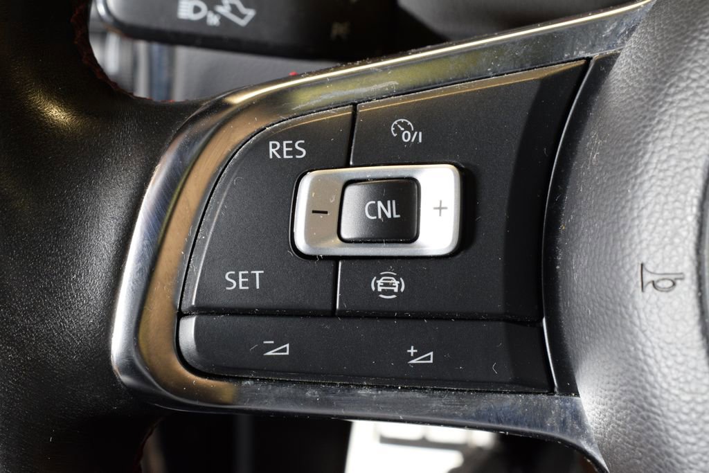 Used 2020 Volkswagen GTI SE FWD image 21