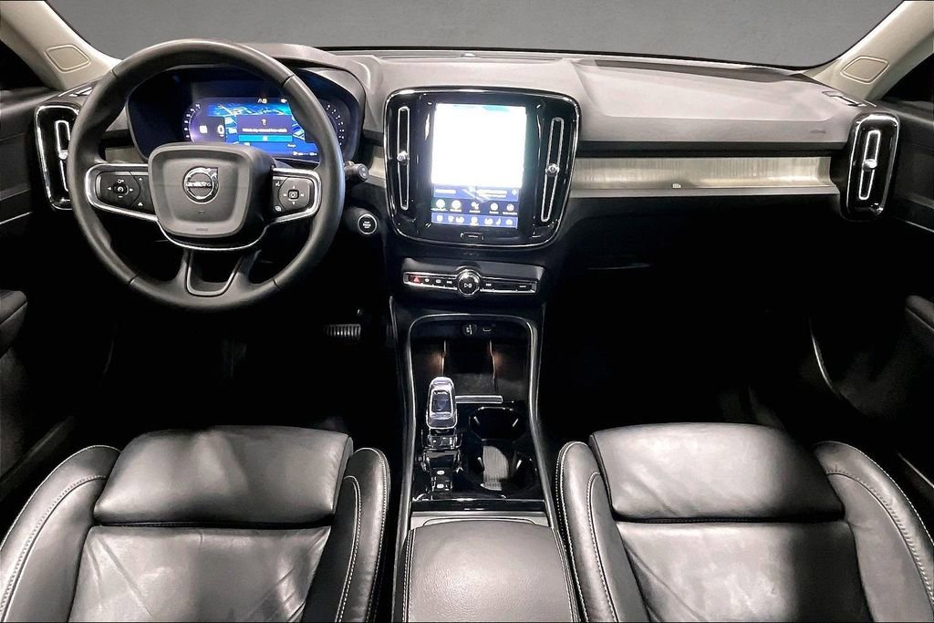 Certified 2023 Volvo XC40 B5 Plus w/ Protection Package Premier AWD/4WD image 7