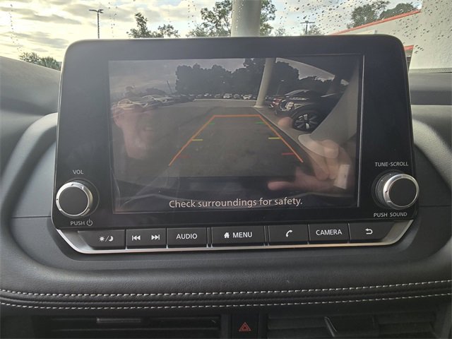 Used 2025 Nissan Rogue S image 6