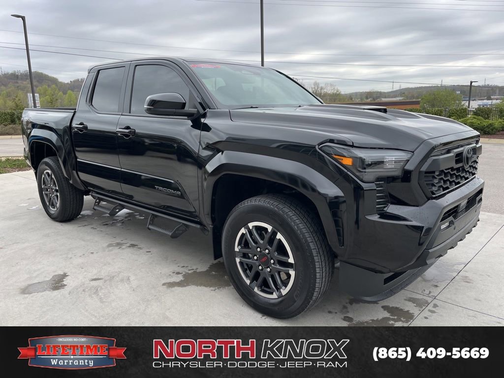 Used 2024 Toyota Tacoma TRD Sport w/ TRD Sport Upgrade Package image 29