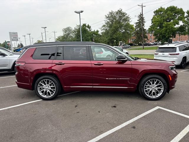Used 2025 Jeep Grand Cherokee L Summit AWD/4WD image 31