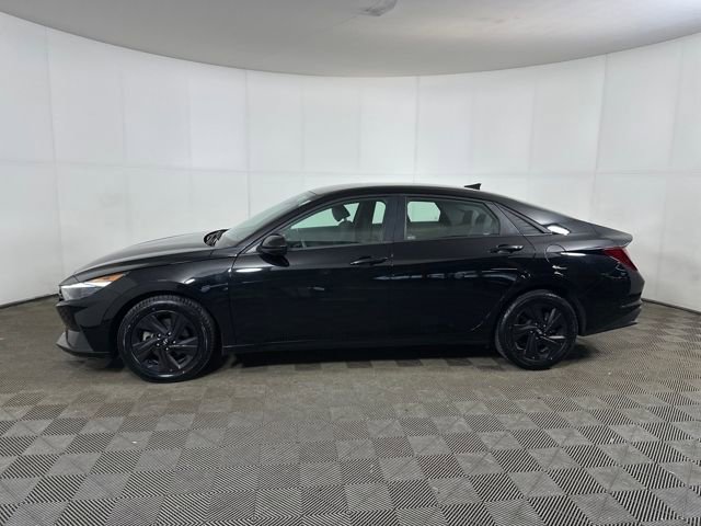 Used 2021 Hyundai Elantra SEL w/ Convenience Package image 6