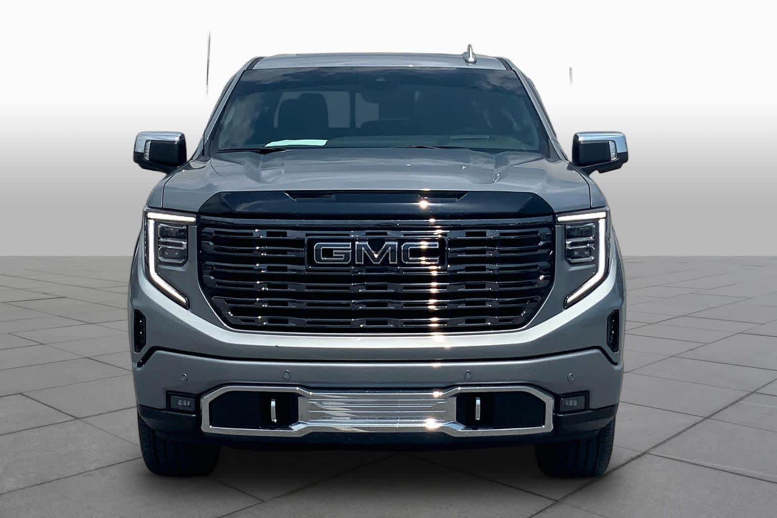 Used 2025 GMC Sierra 1500 Denali Ultimate AWD/4WD image 4
