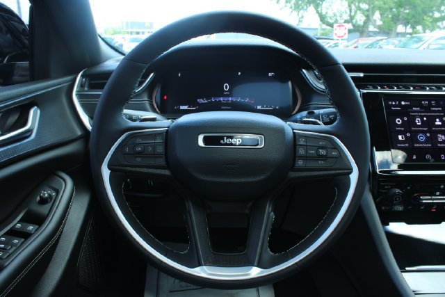 Used 2023 Jeep Grand Cherokee L Laredo AWD/4WD image 23