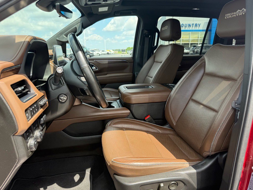 Used 2023 Chevrolet Suburban High Country w/ Max Trailering Package AWD/4WD image 12