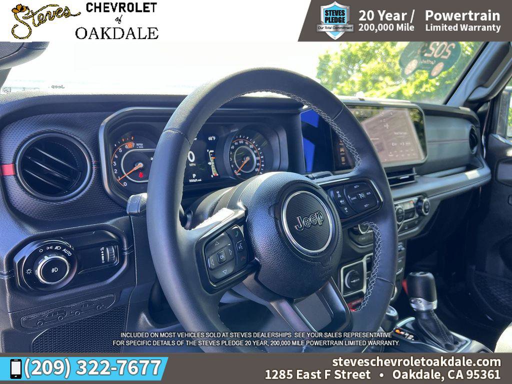 Used 2025 Jeep Wrangler Unlimited Rubicon AWD/4WD image 14