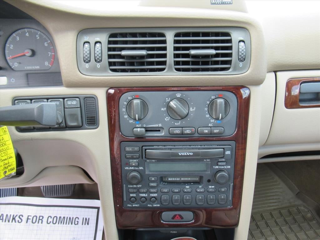 Used 2004 Volvo C70 HT FWD image 23