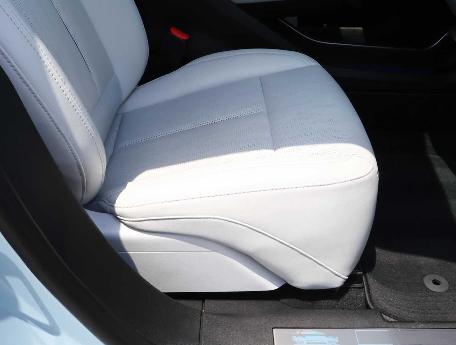 Used 2024 Cadillac Lyriq Luxury RWD image 24