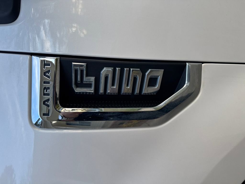 Used 2017 Ford F250 Lariat w/ Lariat Value Package AWD/4WD image 11