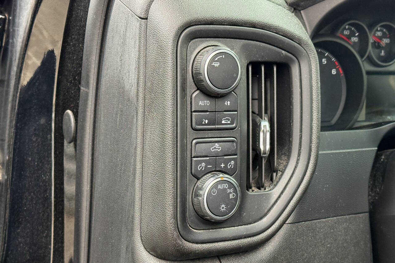 Used 2019 Chevrolet Silverado 1500 Custom w/ Custom Value Package AWD/4WD image 25