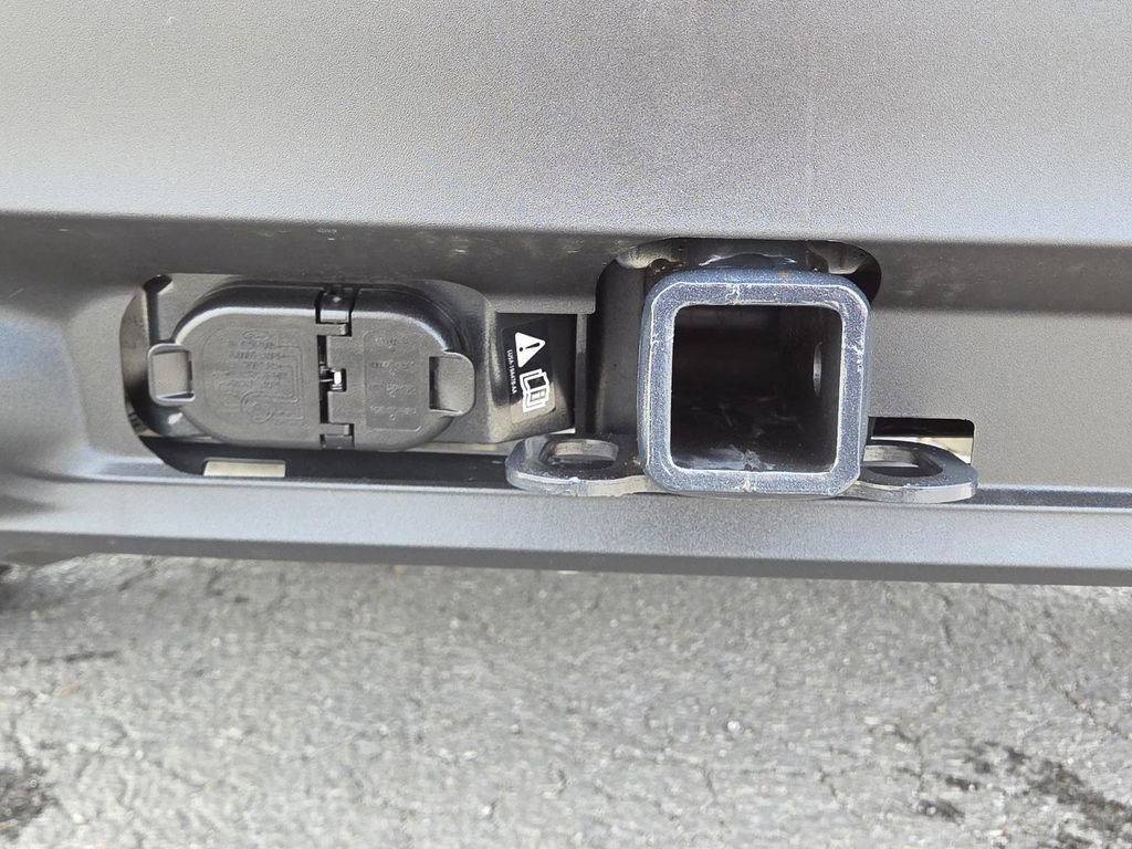 Used 2025 Ford Explorer Active RWD image 18