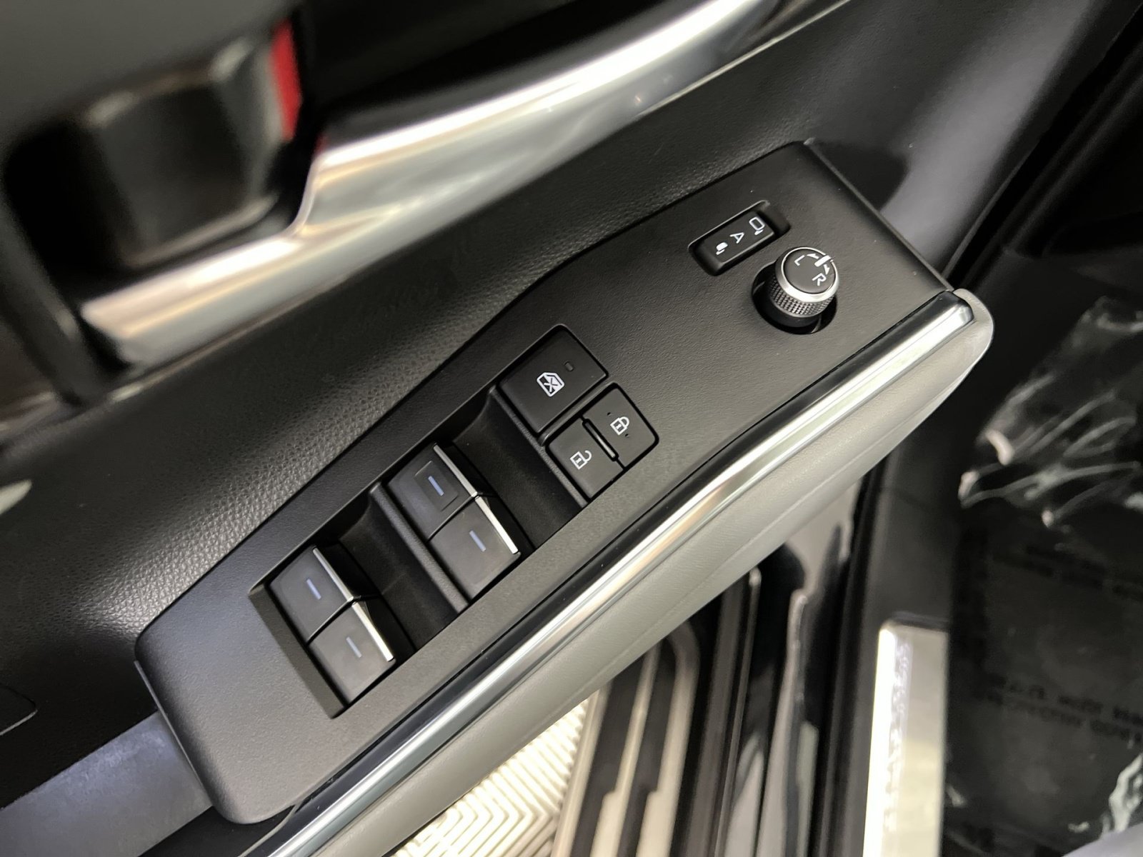 Used 2023 Toyota Highlander Platinum AWD/4WD image 15