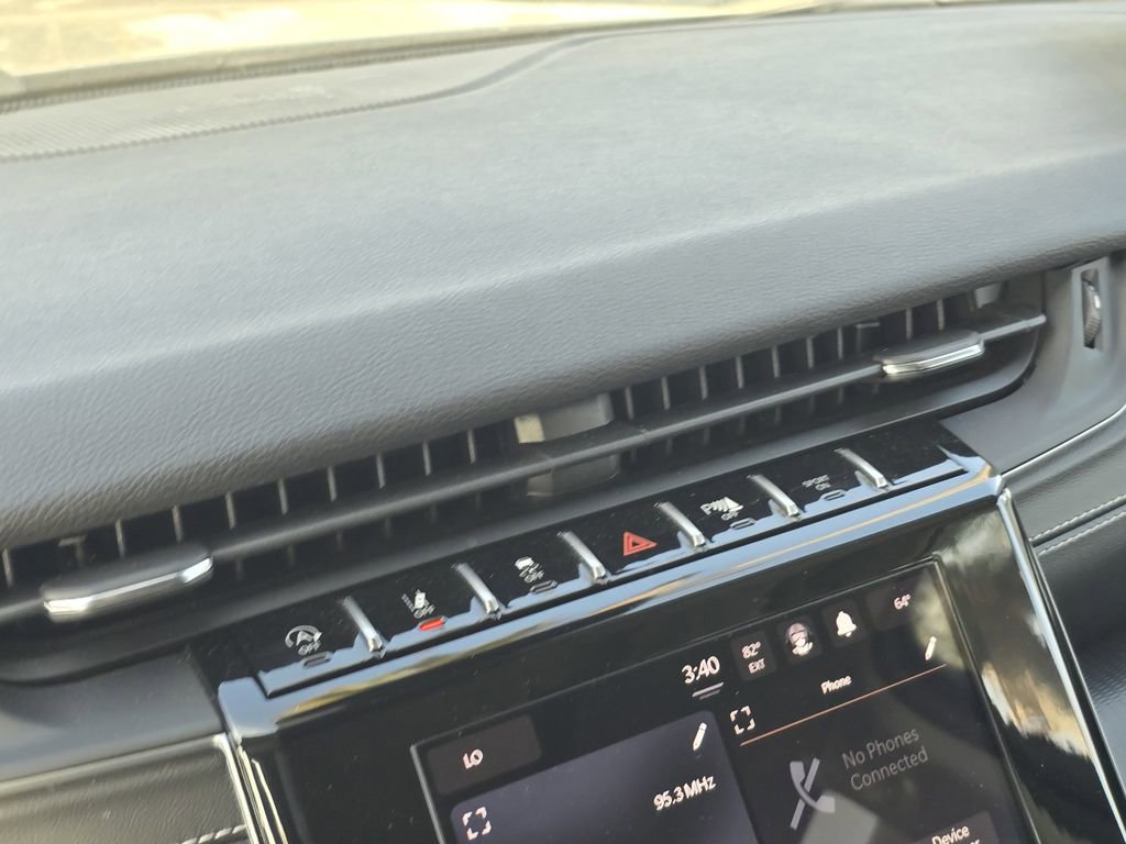 Used 2023 Jeep Grand Cherokee Laredo X image 26