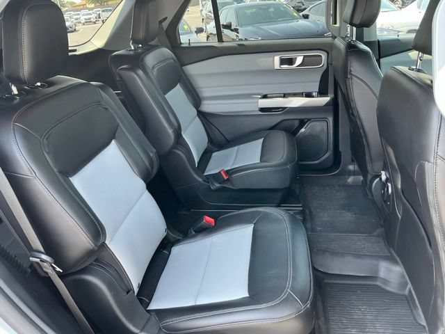 Used 2024 Ford Explorer XLT w/ Equipment Group 202A AWD/4WD image 25
