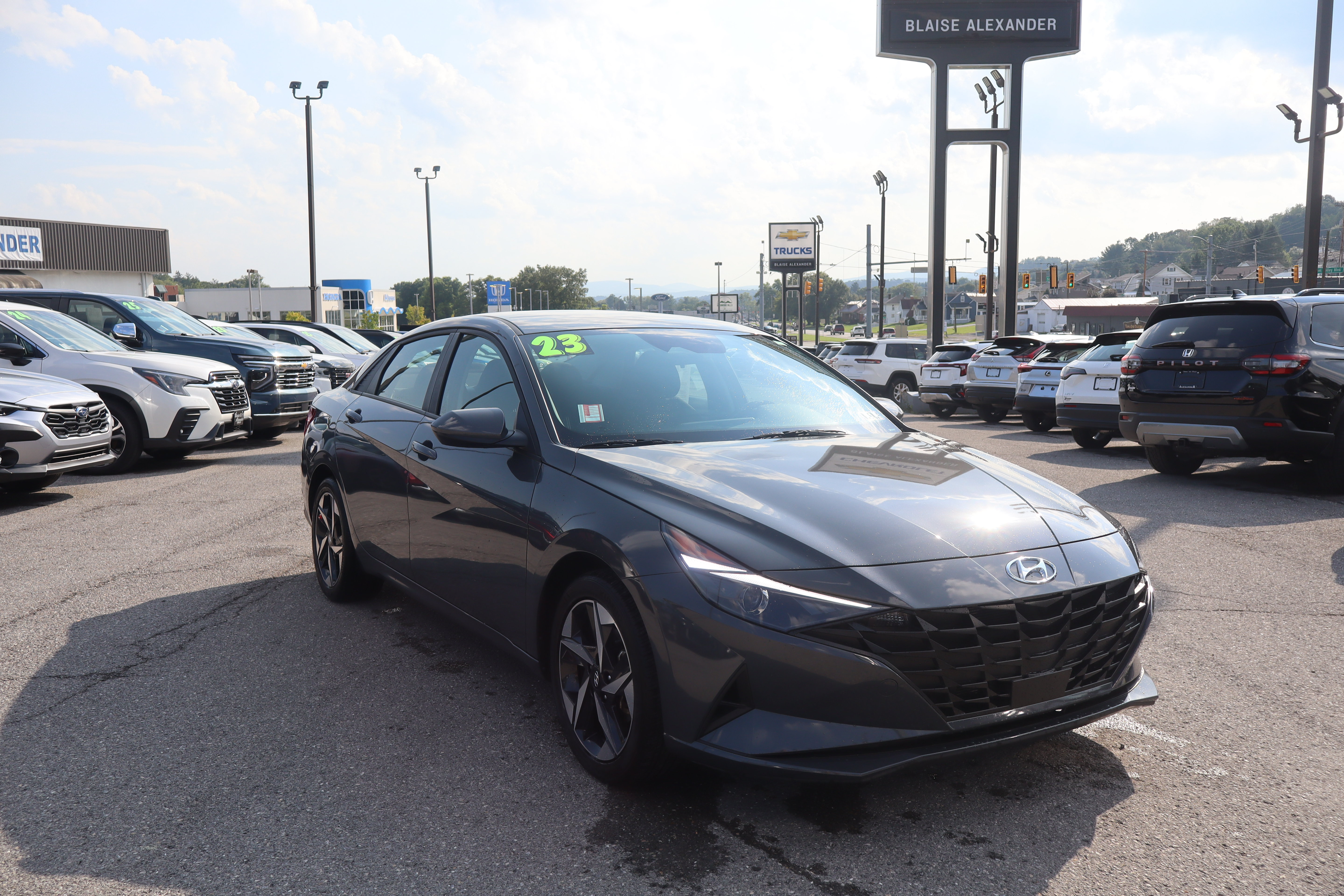 Certified 2023 Hyundai Elantra SEL w/ Convenience Package