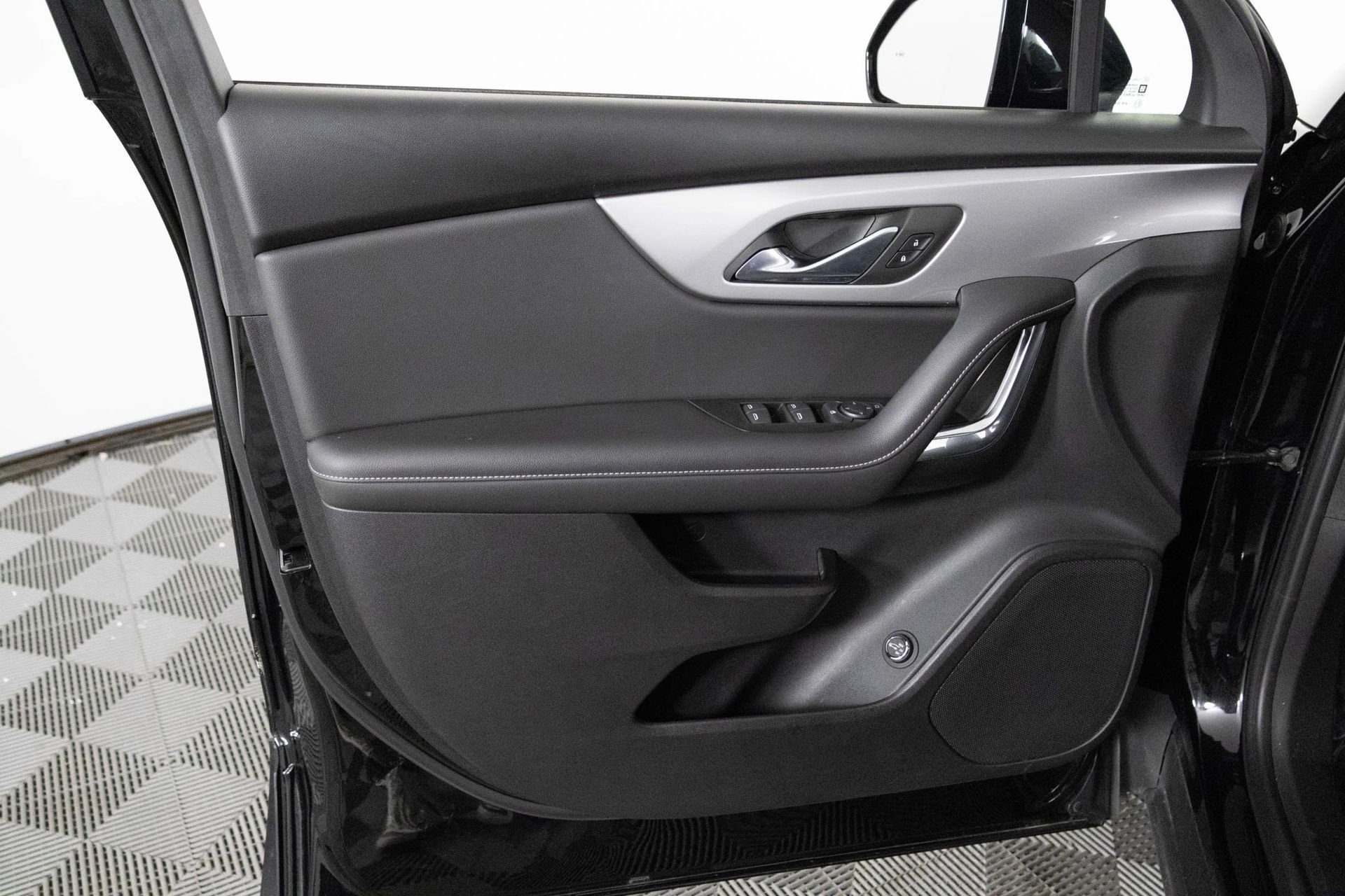 Certified 2023 Chevrolet Blazer LT w/ Convenience Package image 35