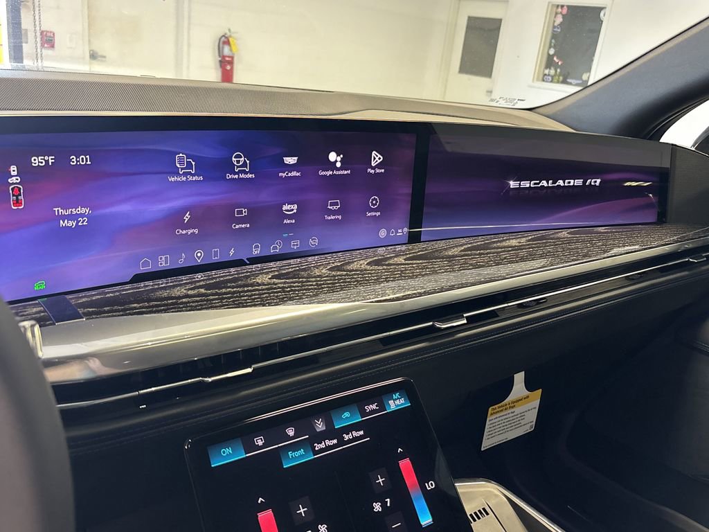 New 2025 Cadillac Escalade IQ Luxury 1 image 33