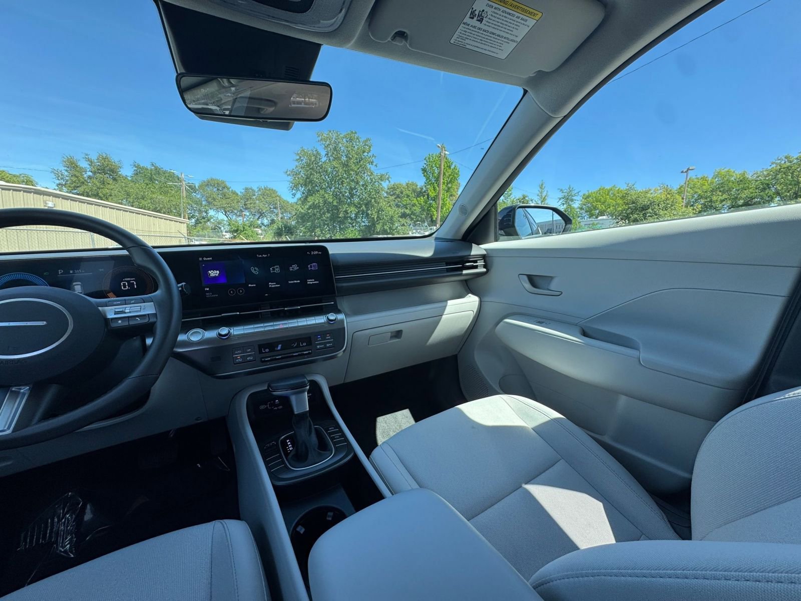 Used 2025 Hyundai Kona SEL image 36