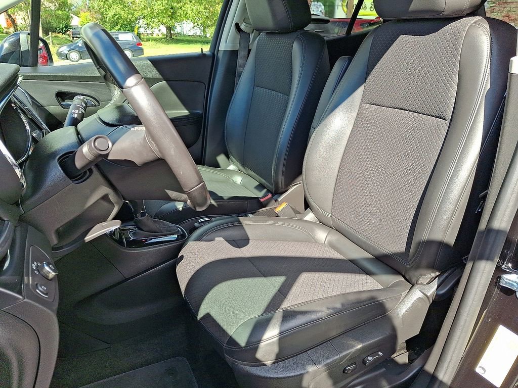 Used 2022 Buick Encore Preferred image 14