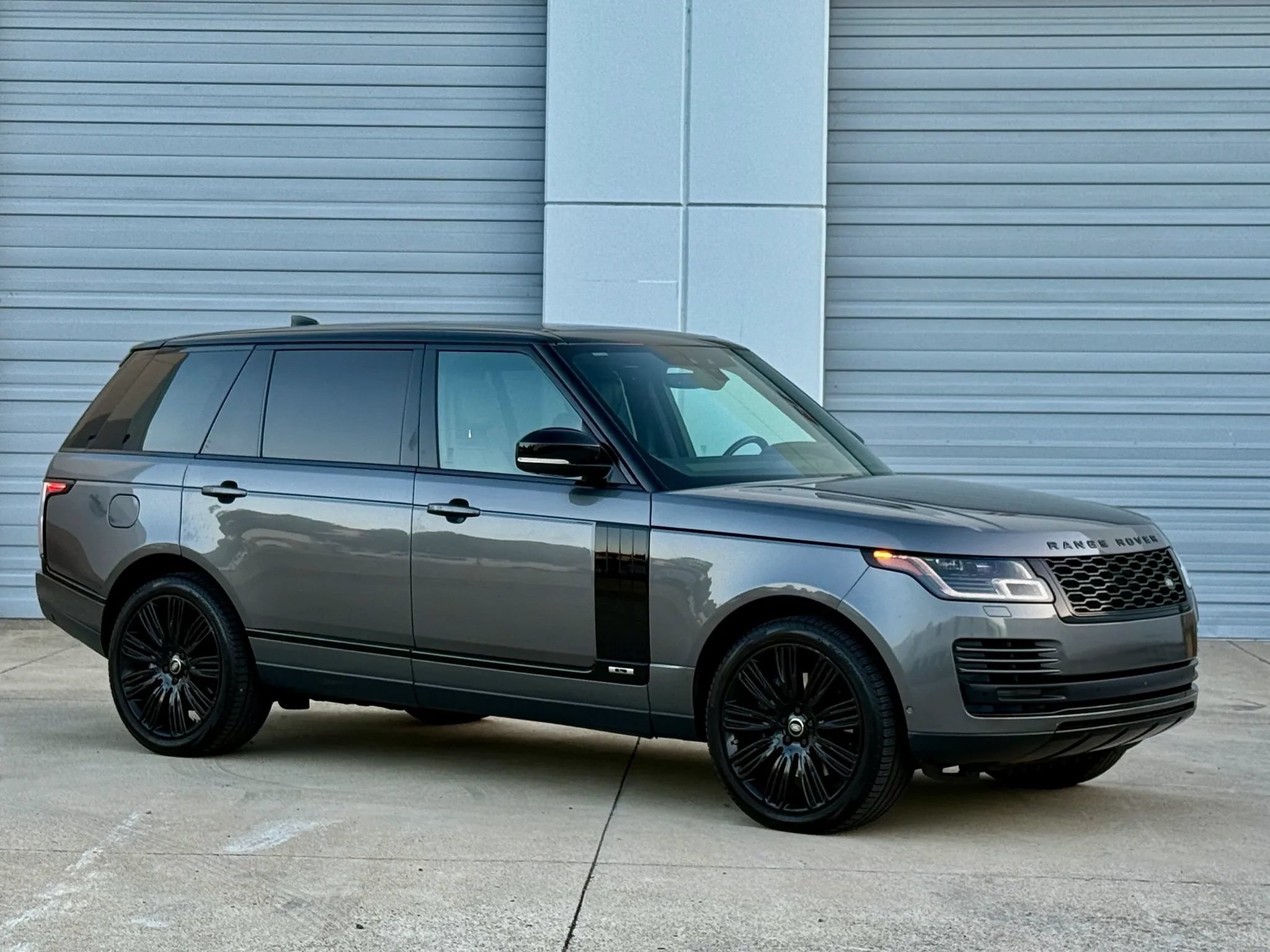 Used 2019 Land Rover Range Rover Long Wheelbase Supercharged AWD/4WD image 3